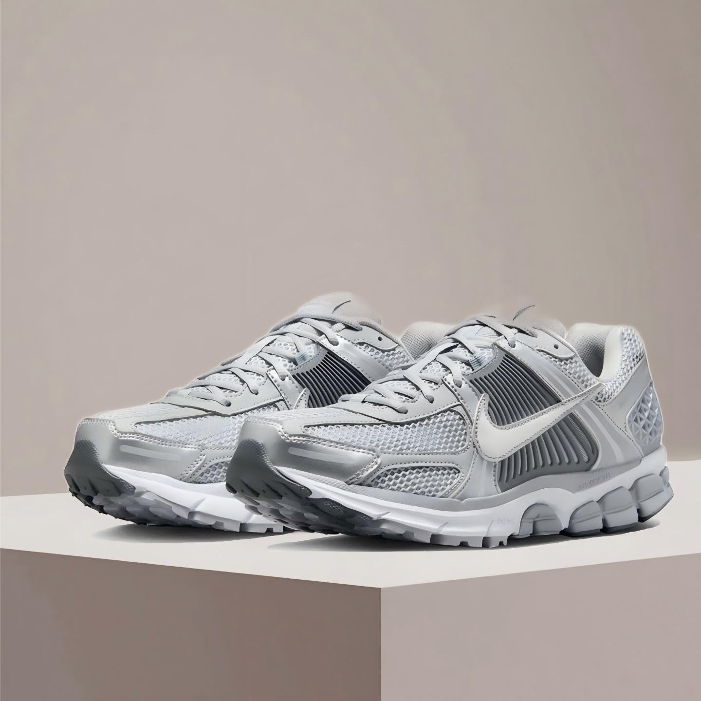 Women Shoes Nike - Nike Zoom Vomero 5 Yankees Running