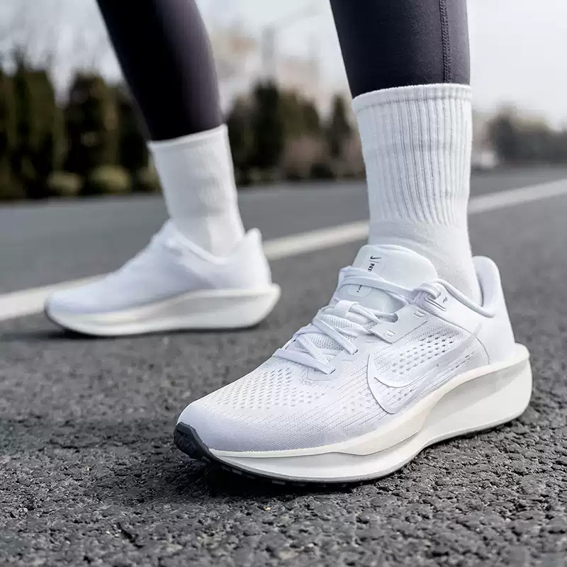 NIKE Women's QEST 6 Mesh Shoes - Women'S Shoes Nike Jordan recension och pris