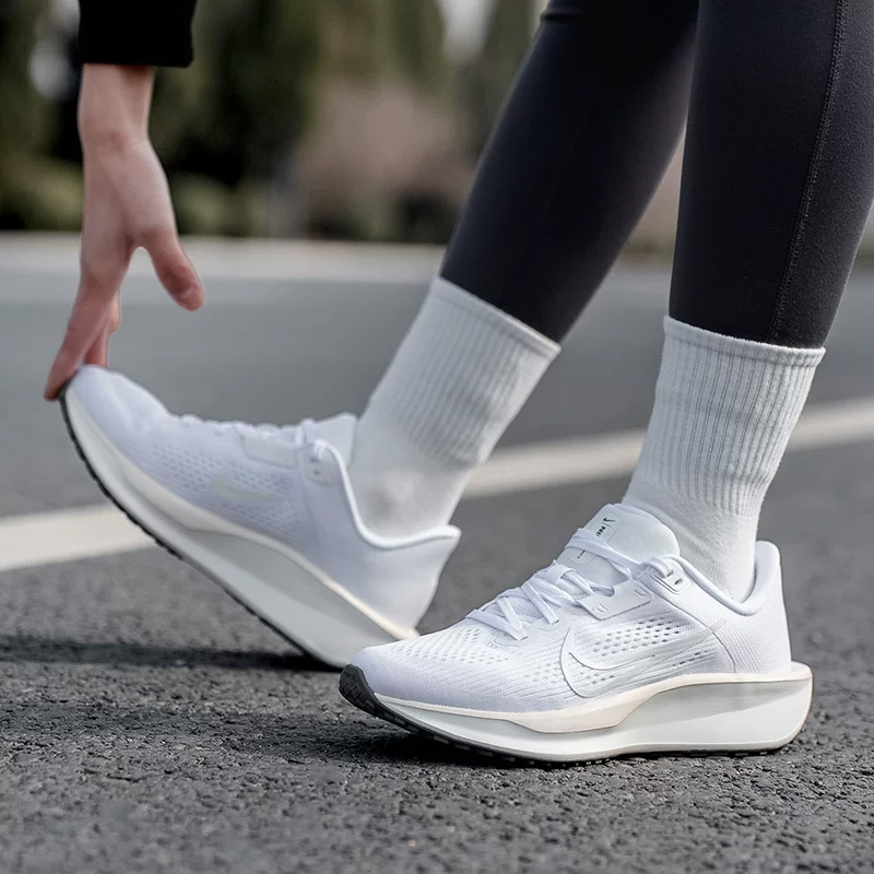 NIKE Women's QEST 6 Mesh Shoes - Women'S Shoes Nike Jordan recension och pris